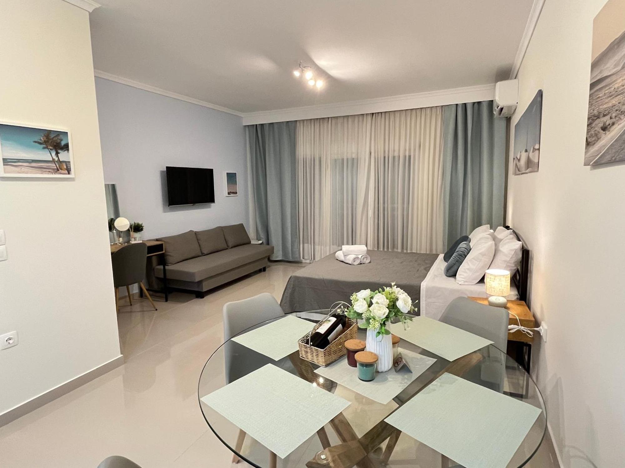 Irene Beach Front Luxury Suite Peraía Exteriér fotografie