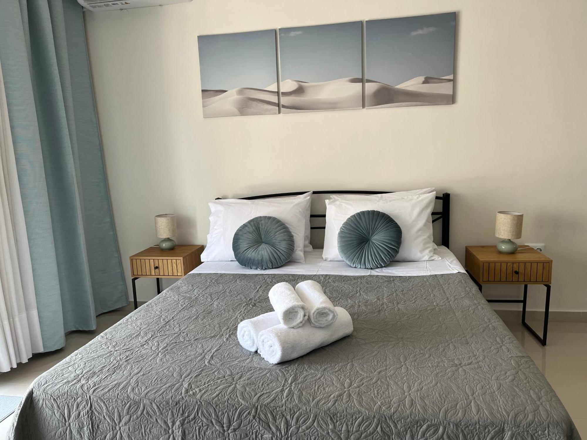 Irene Beach Front Luxury Suite Peraía Exteriér fotografie
