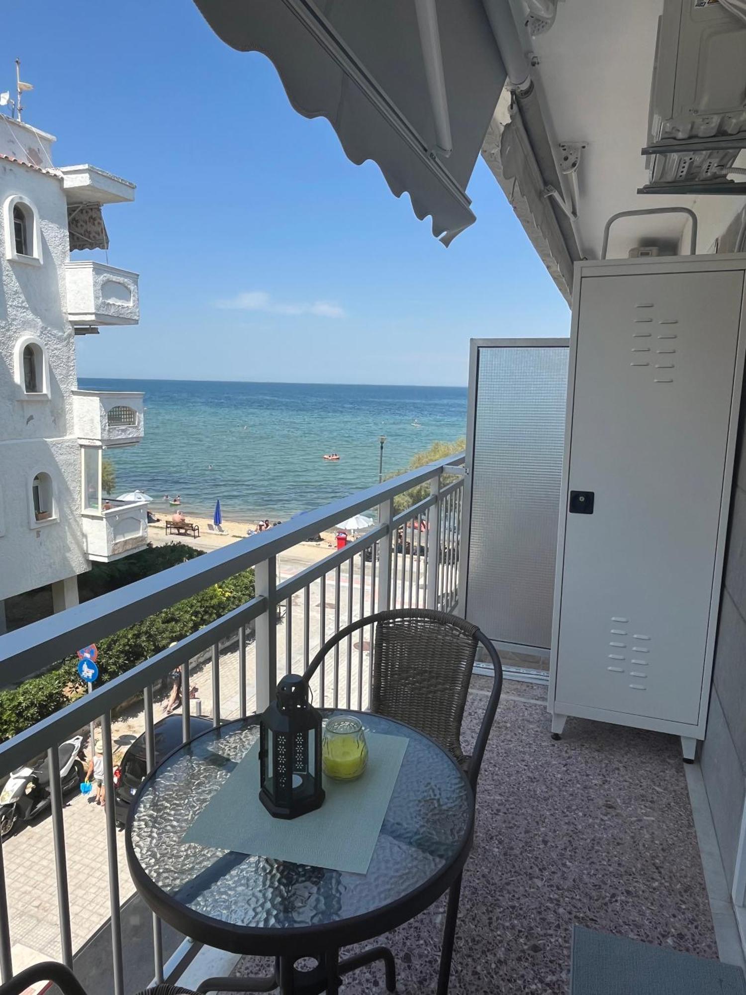 Irene Beach Front Luxury Suite Peraía Exteriér fotografie