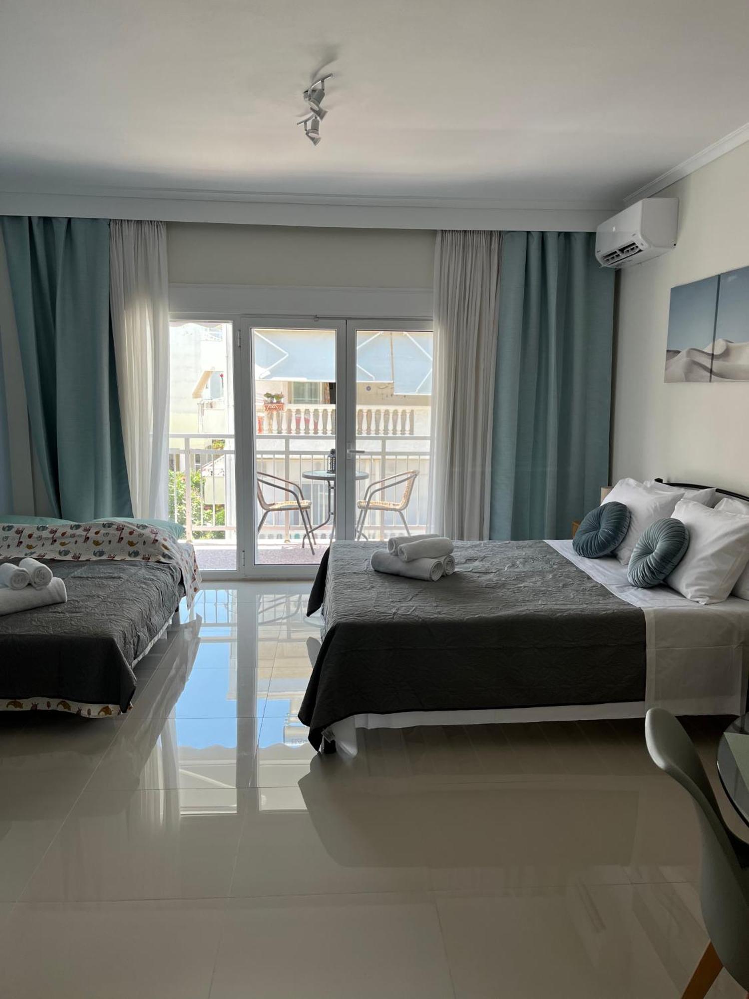 Irene Beach Front Luxury Suite Peraía Exteriér fotografie
